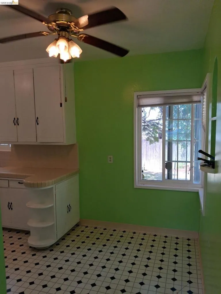 125 Oak Place Pittsburg, CA 94565