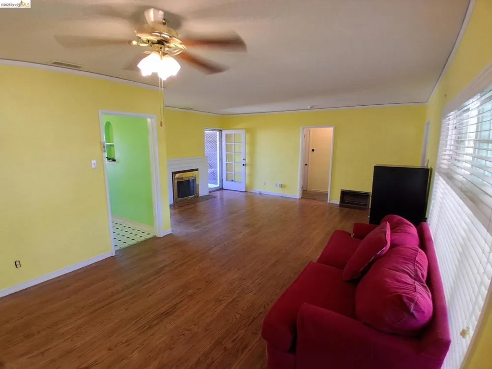 125 Oak Place Pittsburg, CA 94565