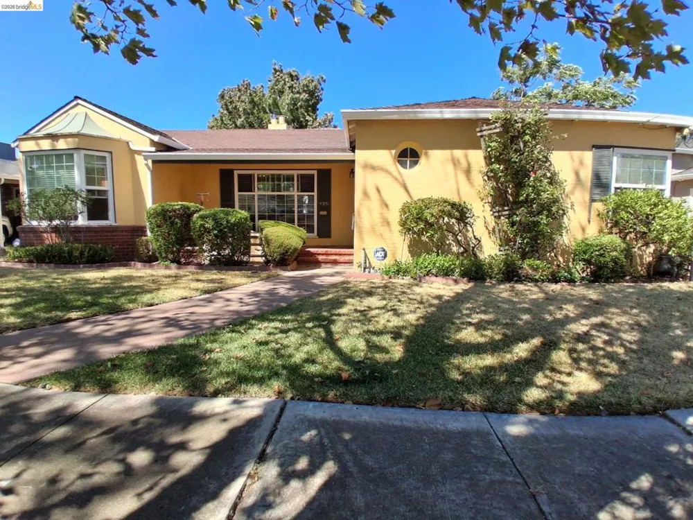 125 Oak Place Pittsburg, CA 94565
