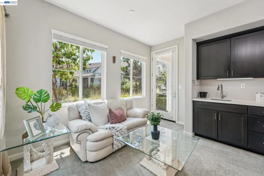 8550 Boardwalk Way Newark, CA 94560