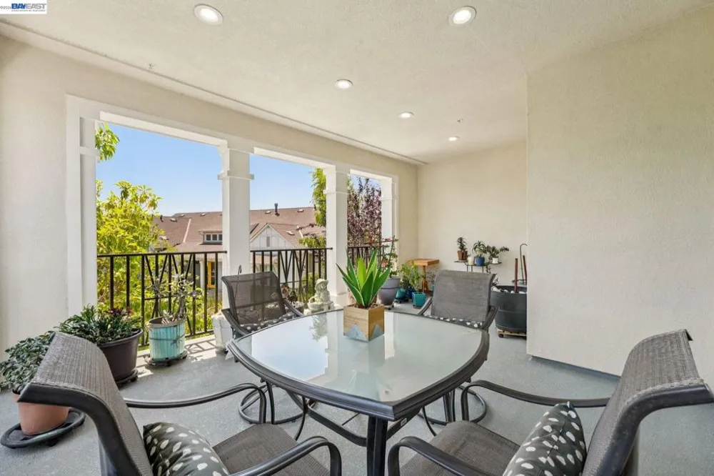8550 Boardwalk Way Newark, CA 94560