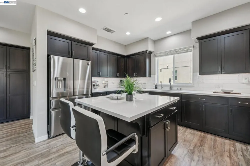 8550 Boardwalk Way Newark, CA 94560