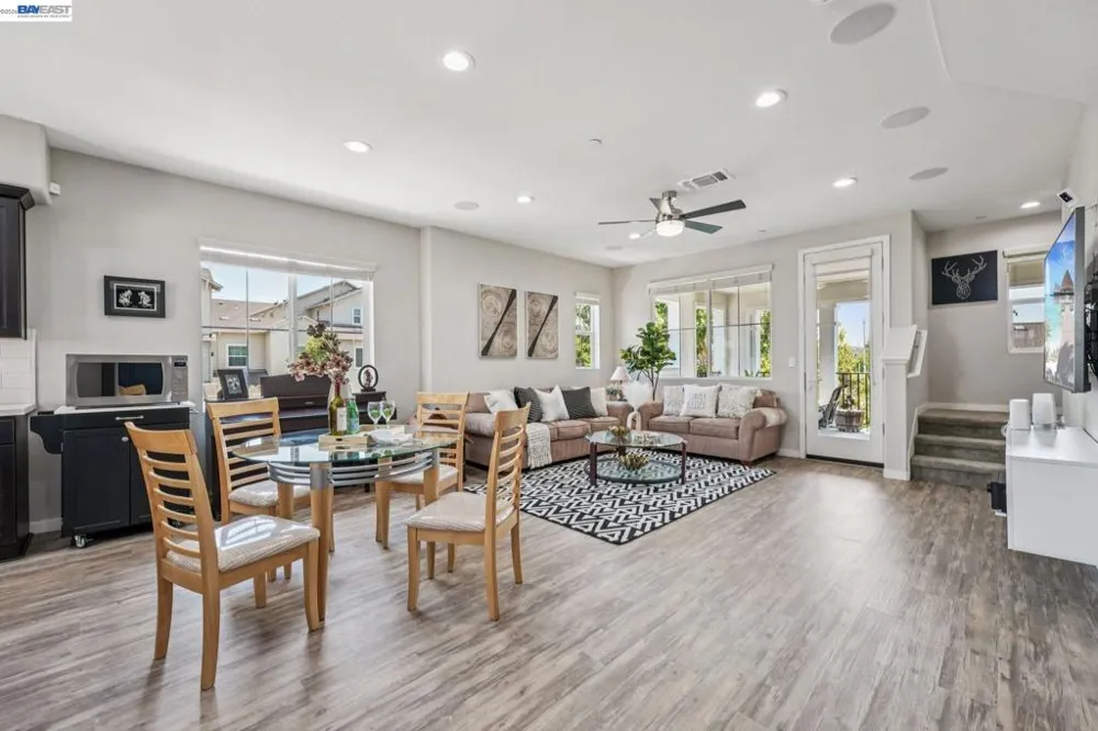 8550 Boardwalk Way Newark, CA 94560