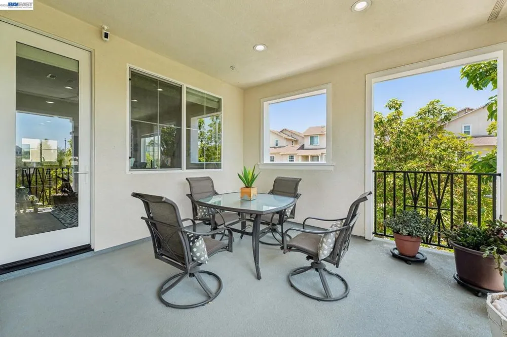 8550 Boardwalk Way Newark, CA 94560