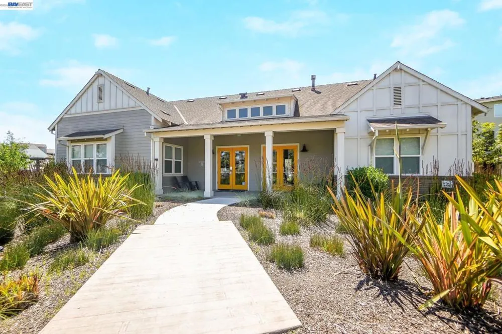8550 Boardwalk Way Newark, CA 94560