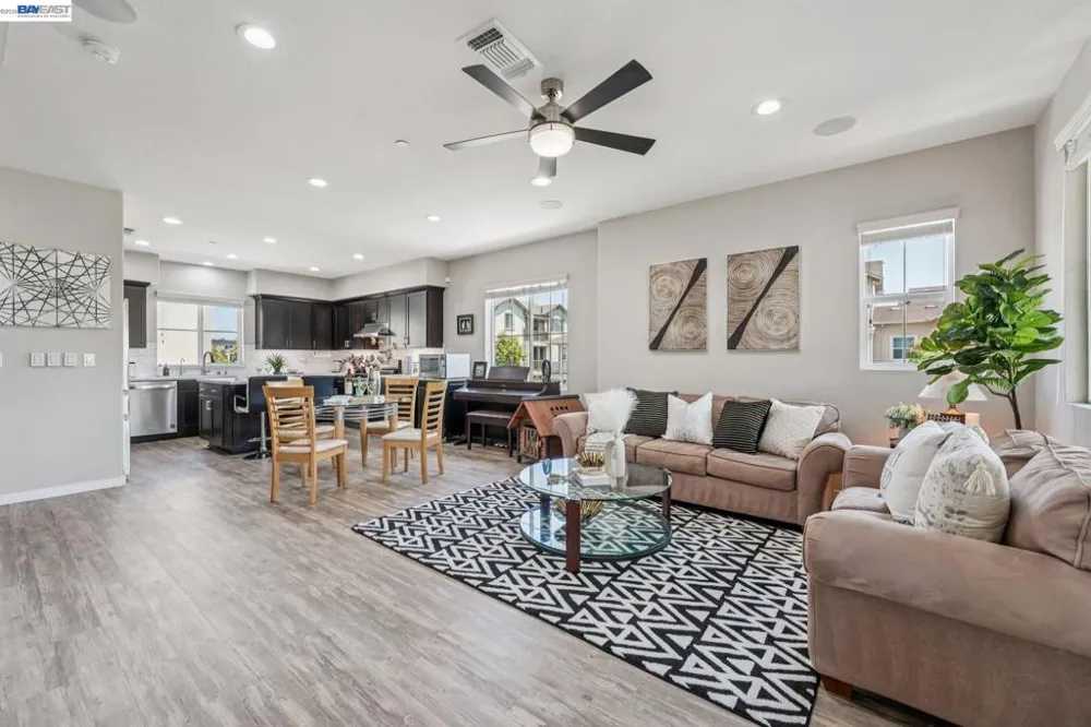 8550 Boardwalk Way Newark, CA 94560