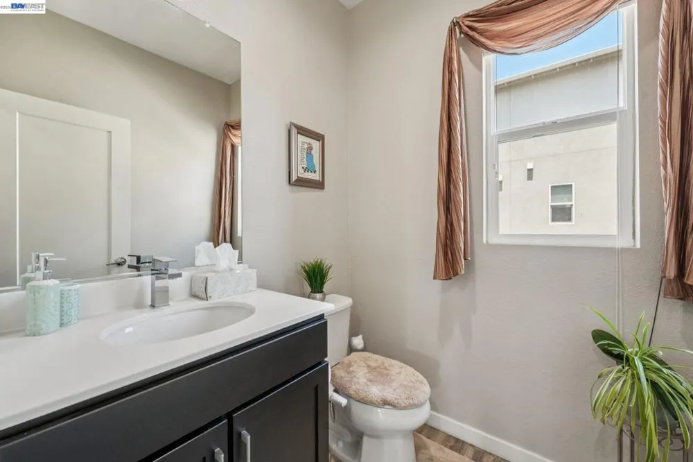 8550 Boardwalk Way Newark, CA 94560