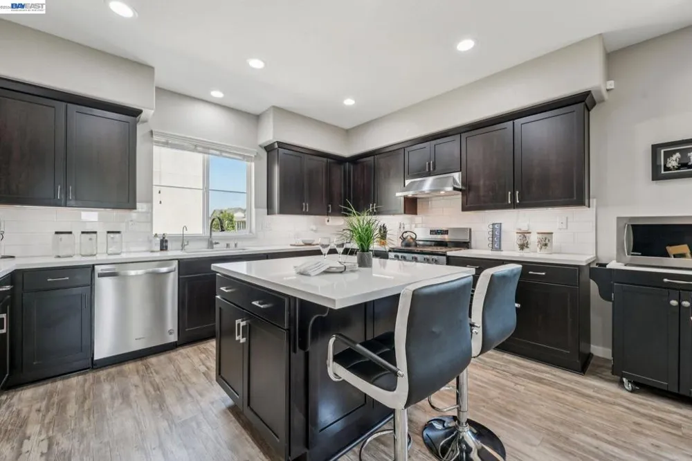 8550 Boardwalk Way Newark, CA 94560