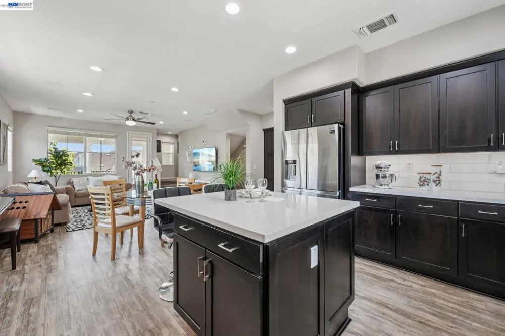 8550 Boardwalk Way Newark, CA 94560