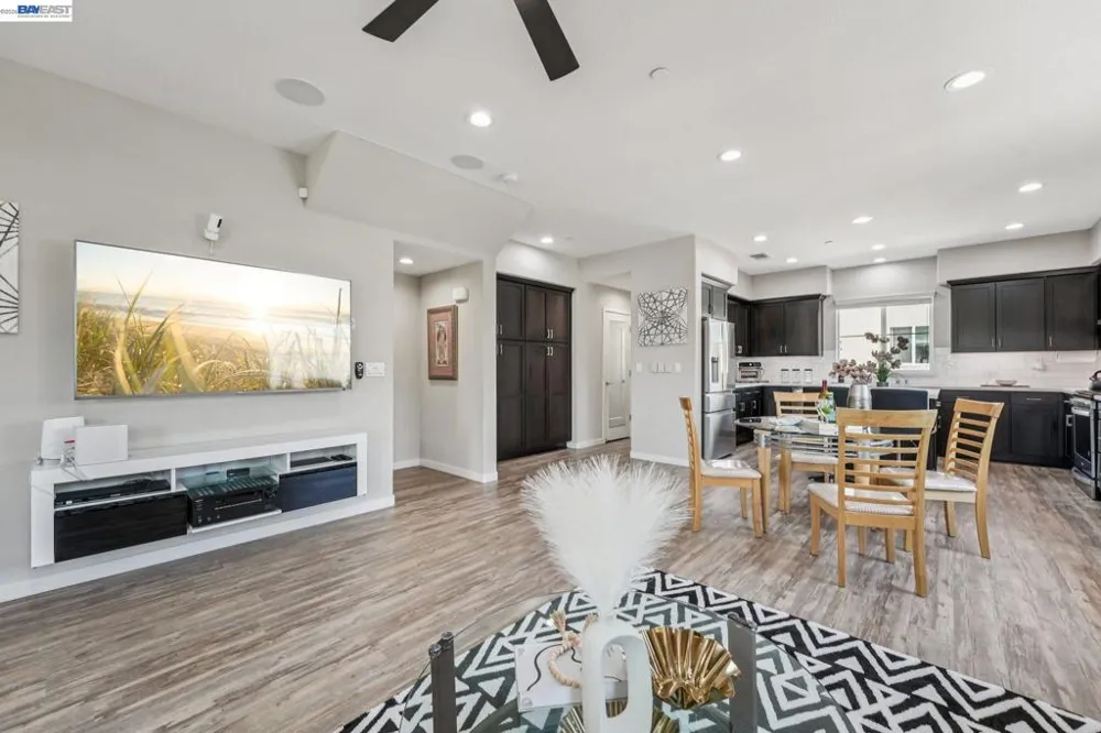 8550 Boardwalk Way Newark, CA 94560