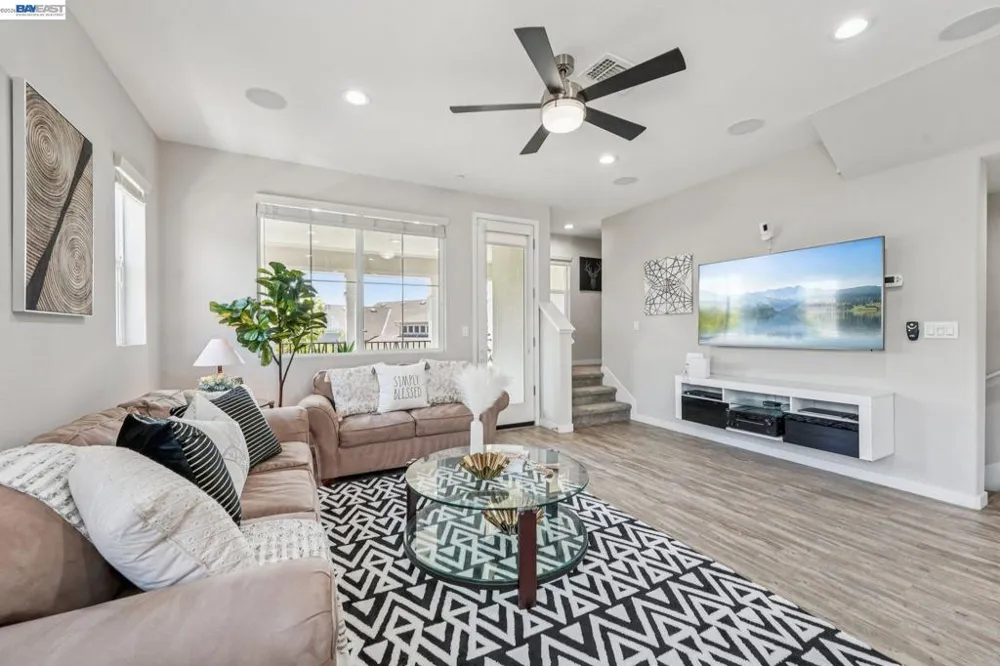 8550 Boardwalk Way Newark, CA 94560