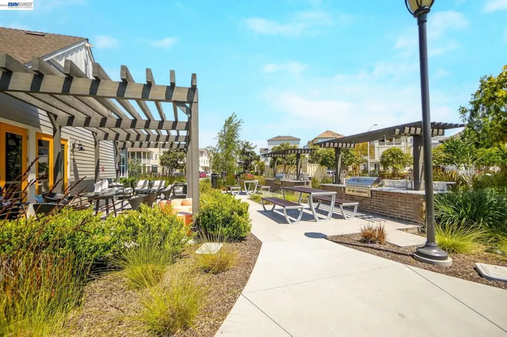 8550 Boardwalk Way Newark, CA 94560