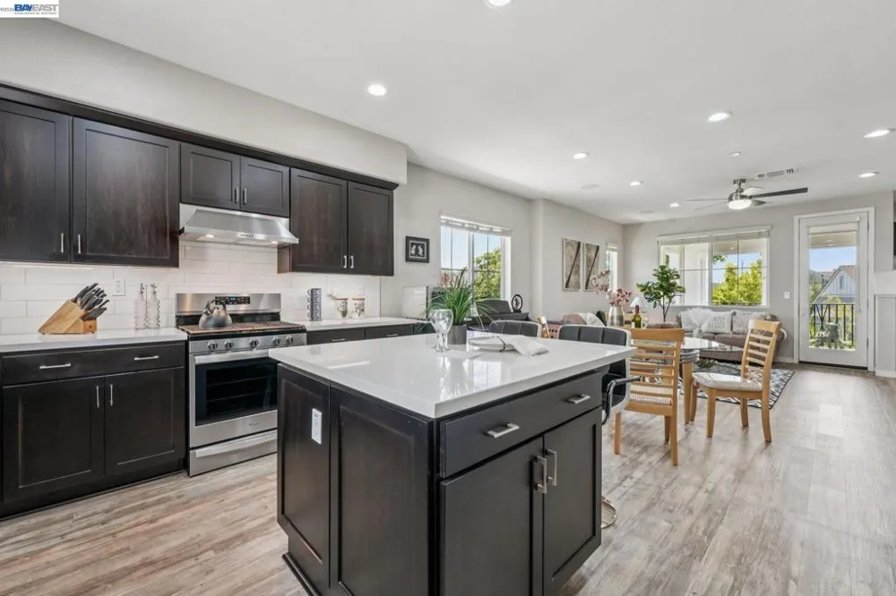 8550 Boardwalk Way Newark, CA 94560