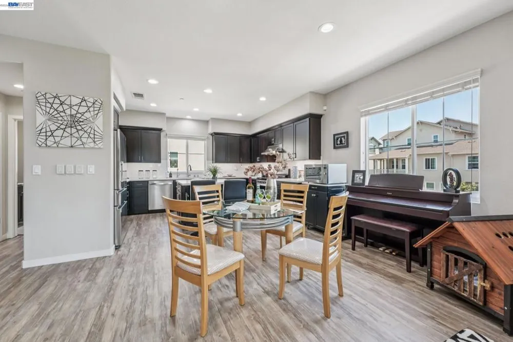 8550 Boardwalk Way Newark, CA 94560
