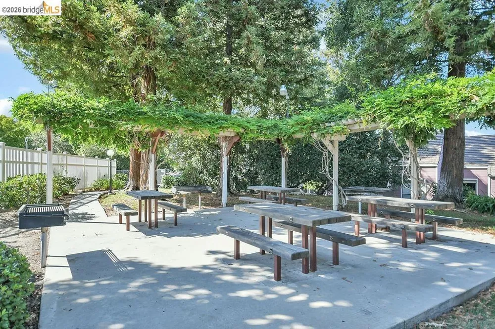2819 Winding Ln Antioch, CA 94531