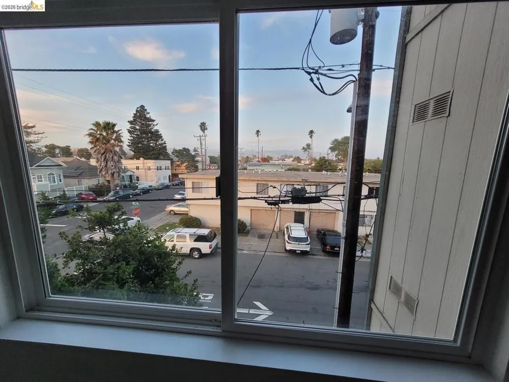 1532 Chanslor AVE Richmond, CA 94801
