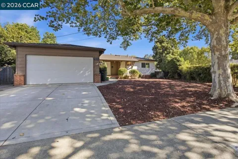 3818 Beechwood Dr