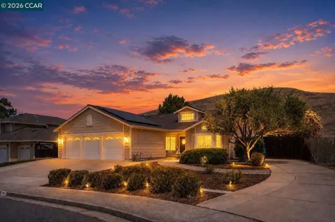 3029 Larkspur Dr
