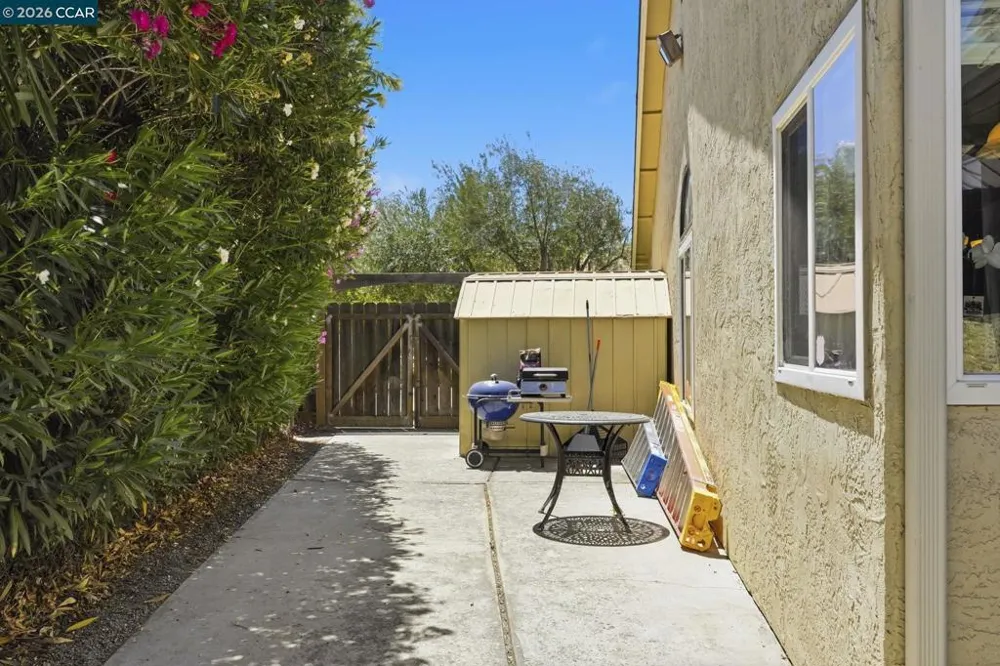 3029 Larkspur Dr Antioch, CA 94531