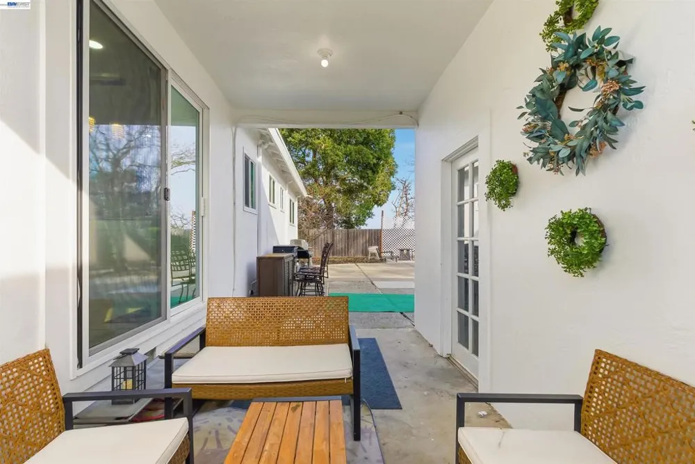 1382 Donna St Novato, CA 94947