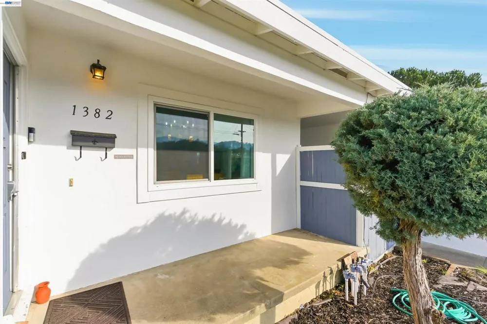 1382 Donna St Novato, CA 94947