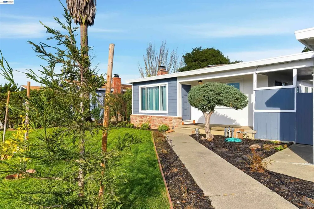 1382 Donna St Novato, CA 94947