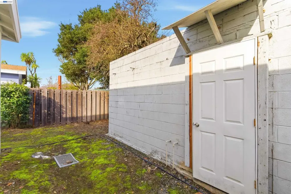 1382 Donna St Novato, CA 94947