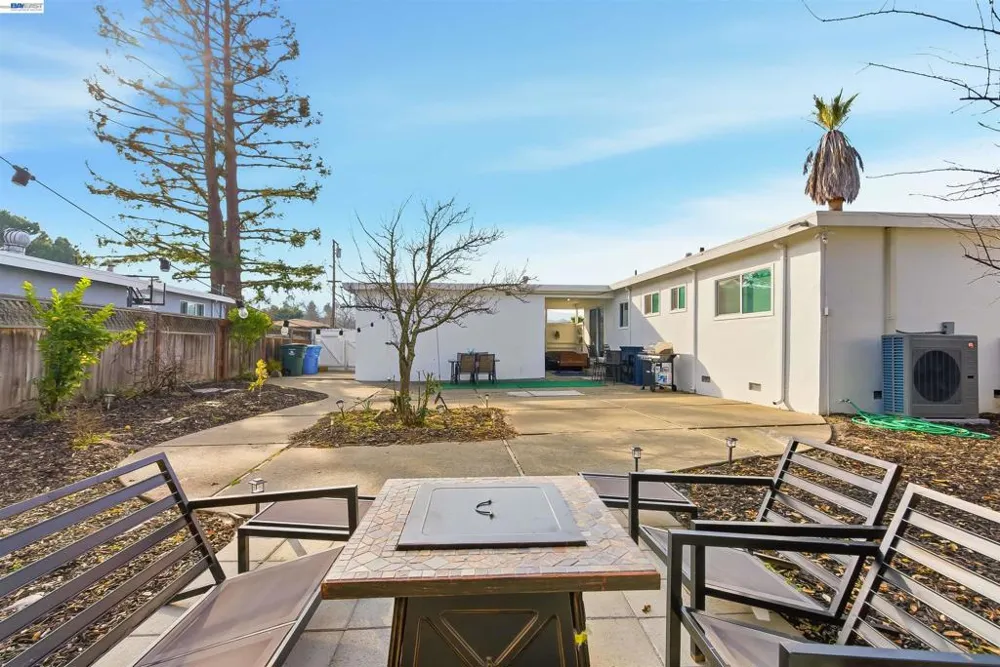 1382 Donna St Novato, CA 94947