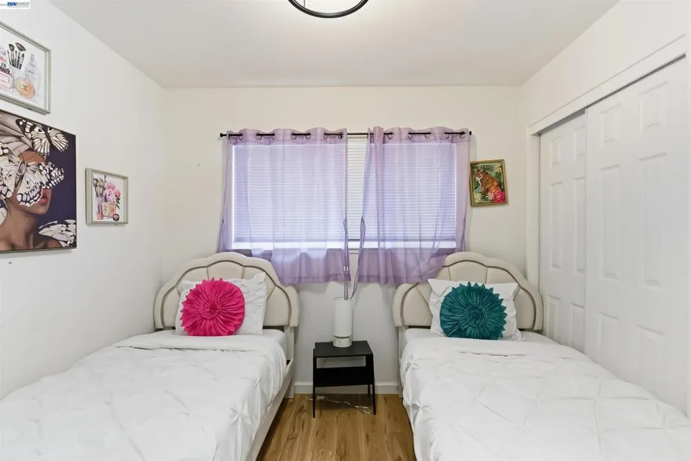 1382 Donna St Novato, CA 94947
