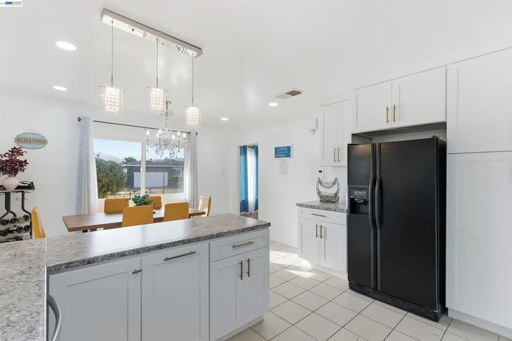 1382 Donna St Novato, CA 94947