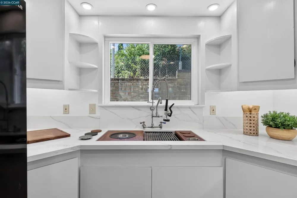 748 3rd Ave. Pinole, CA 94564