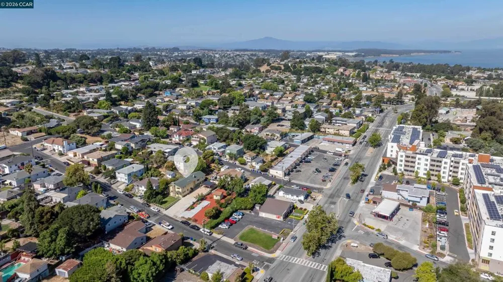 748 3rd Ave. Pinole, CA 94564