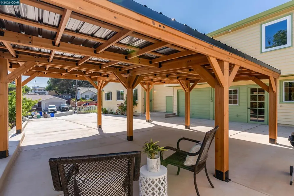 748 3rd Ave. Pinole, CA 94564
