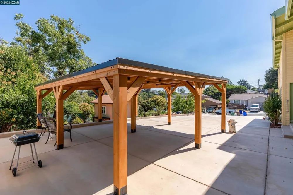 748 3rd Ave. Pinole, CA 94564