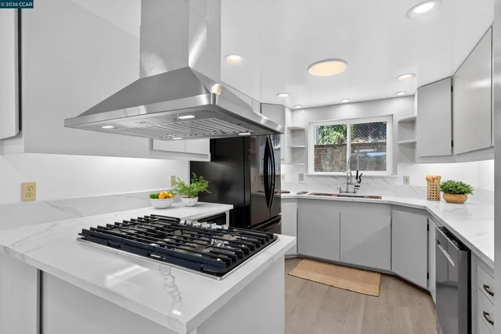 748 3rd Ave. Pinole, CA 94564