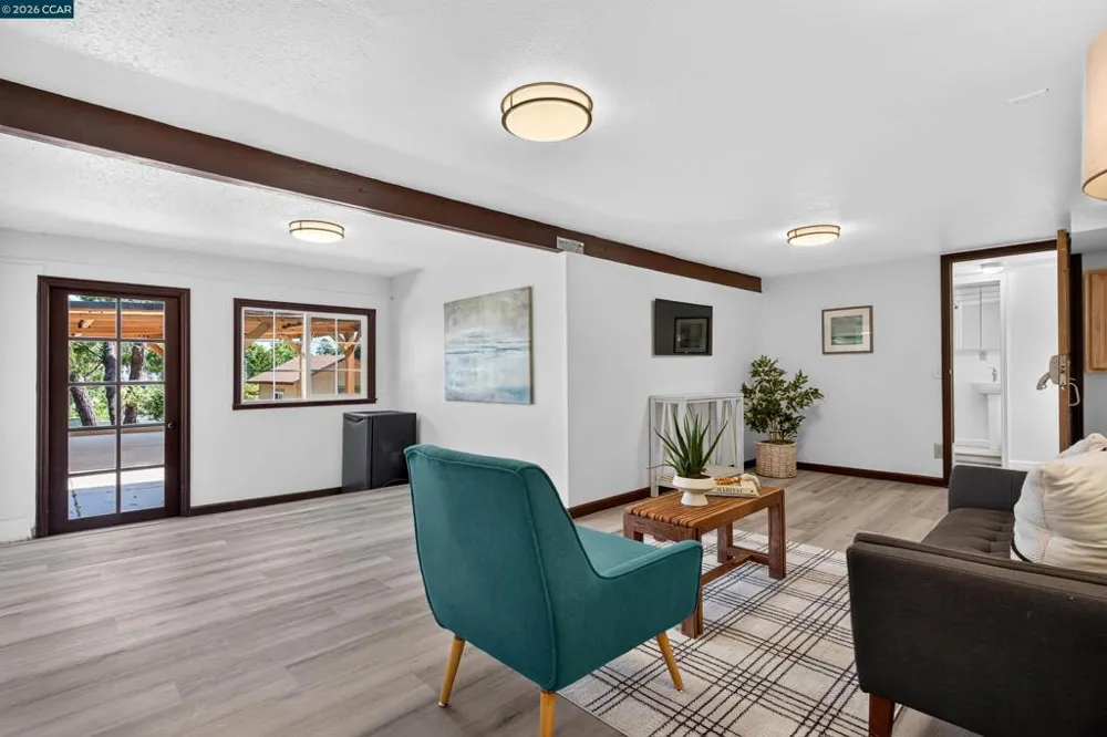 748 3rd Ave. Pinole, CA 94564