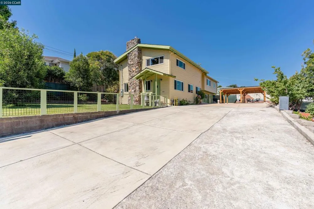 748 3rd Ave. Pinole, CA 94564