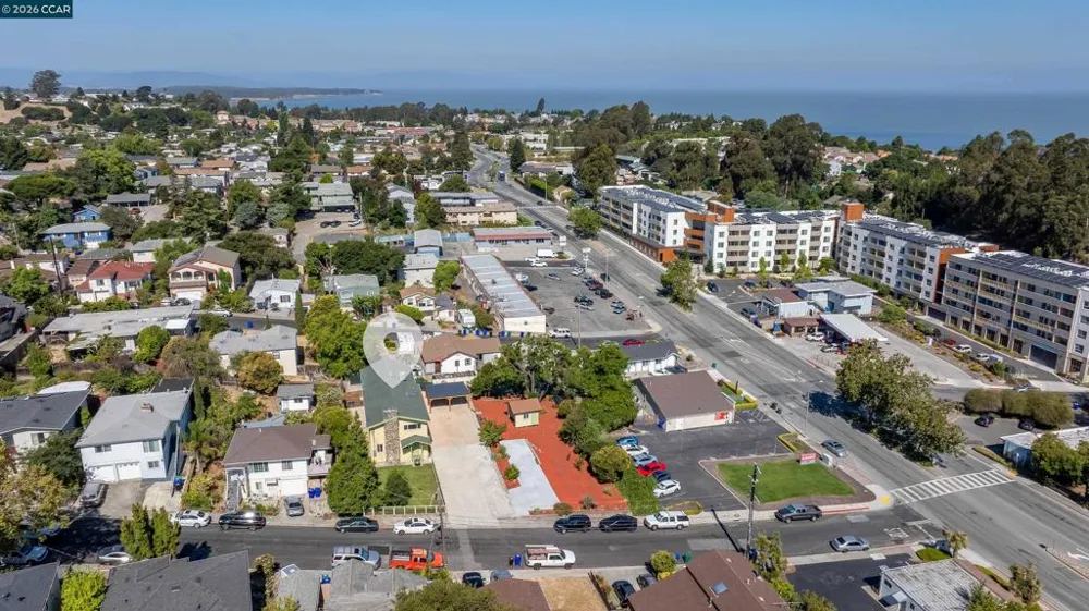 748 3rd Ave. Pinole, CA 94564