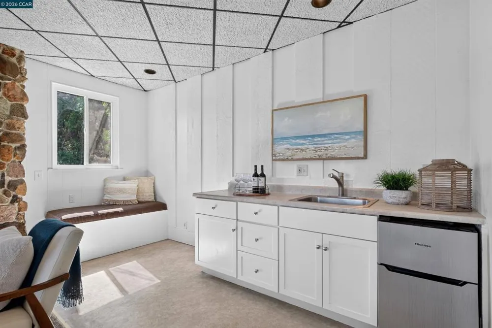 748 3rd Ave. Pinole, CA 94564