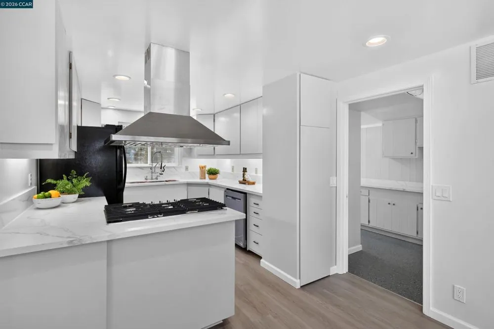 748 3rd Ave. Pinole, CA 94564