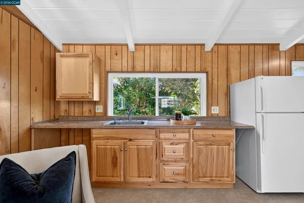 748 3rd Ave. Pinole, CA 94564