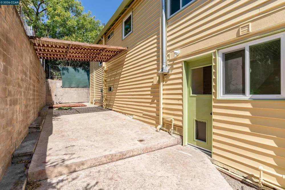 748 3rd Ave. Pinole, CA 94564