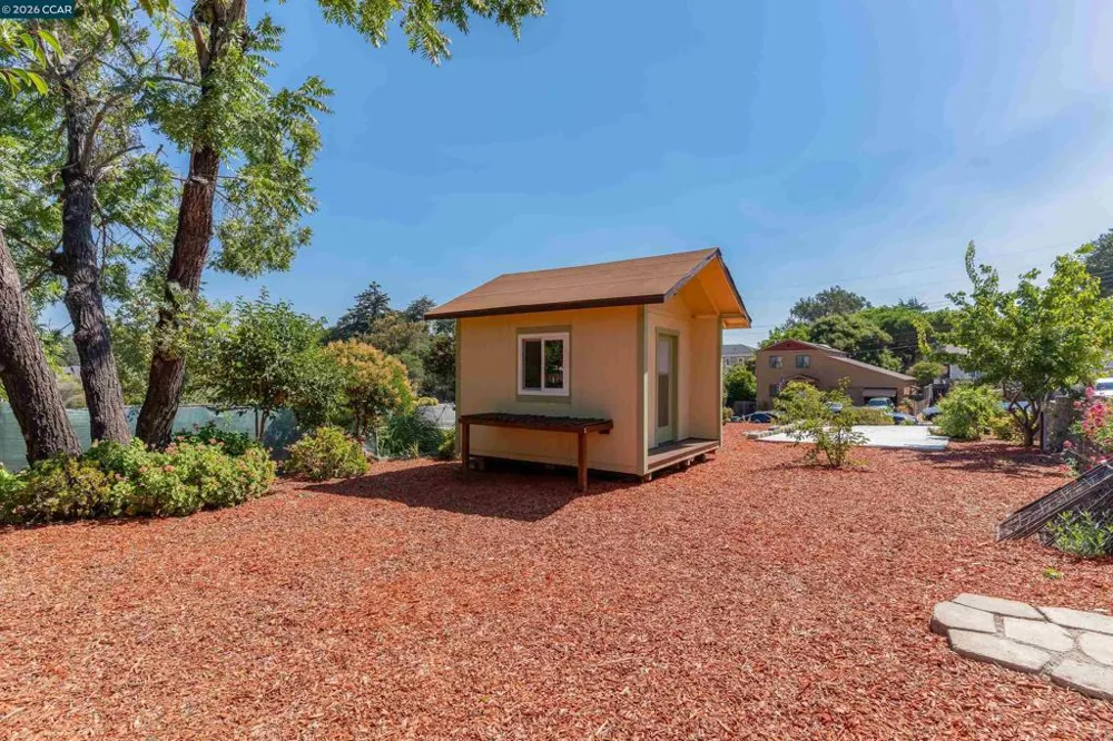 748 3rd Ave. Pinole, CA 94564
