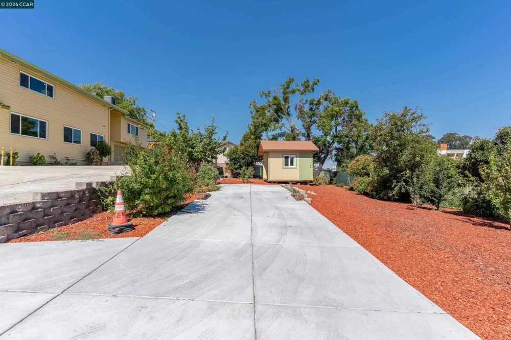 748 3rd Ave. Pinole, CA 94564