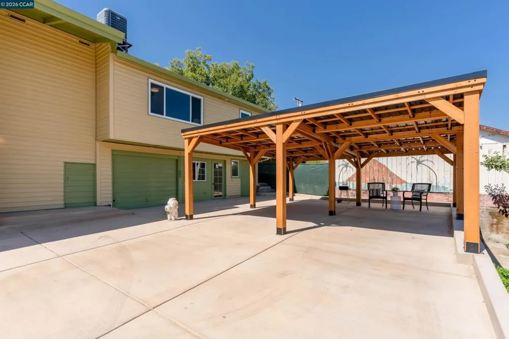 748 3rd Ave. Pinole, CA 94564