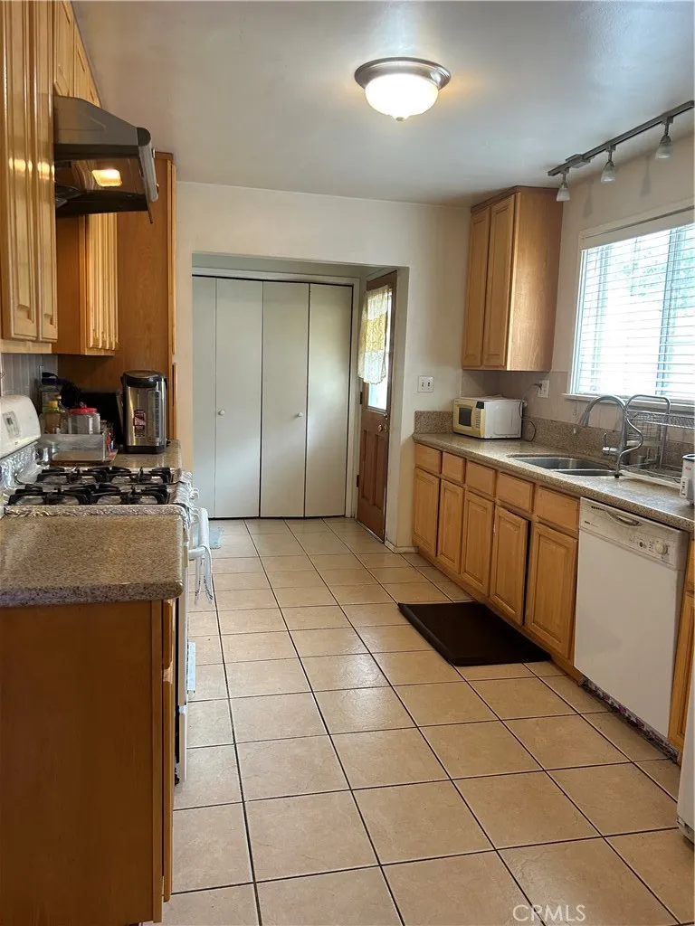 5470 Encinita Avenue Temple City, CA 91780