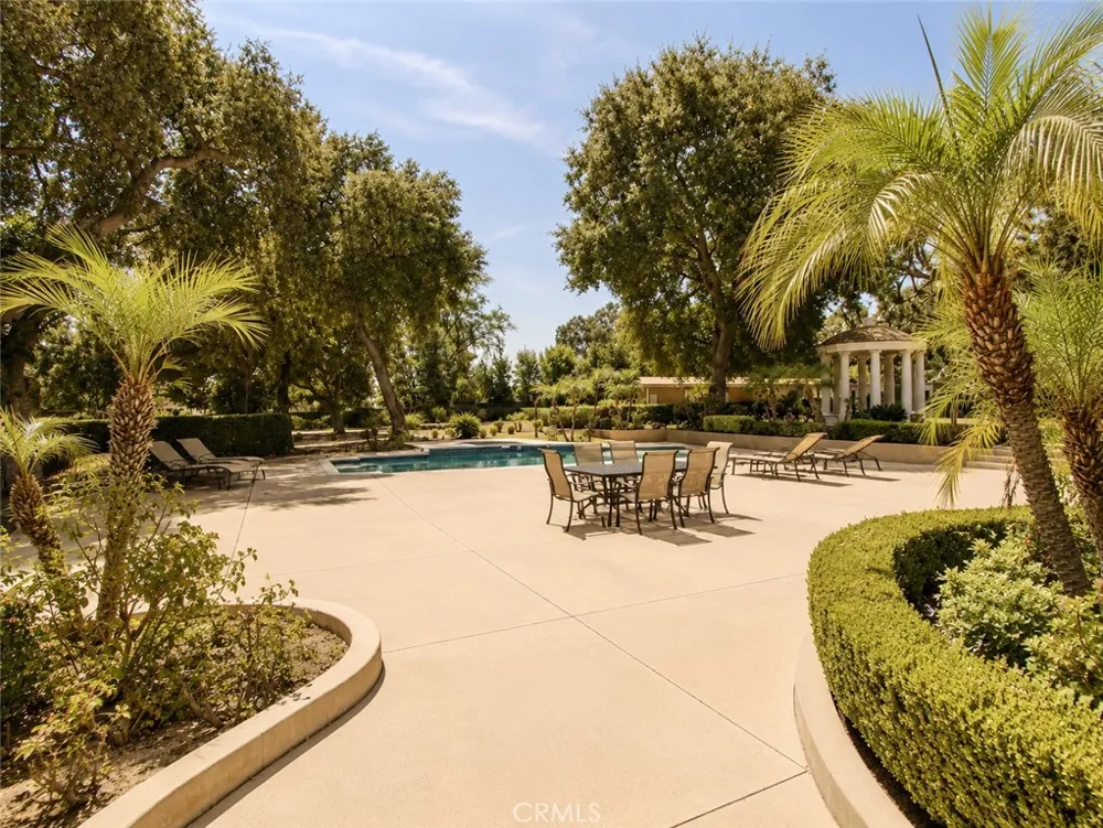 225 Barranca Bradbury, CA 91008
