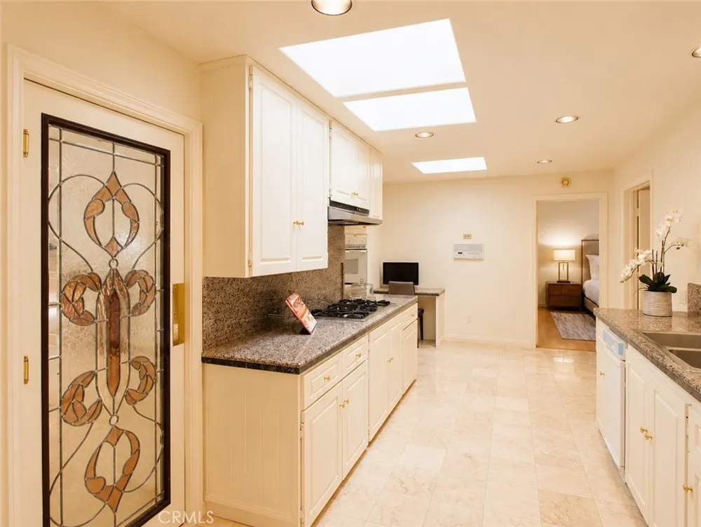 225 Barranca Bradbury, CA 91008
