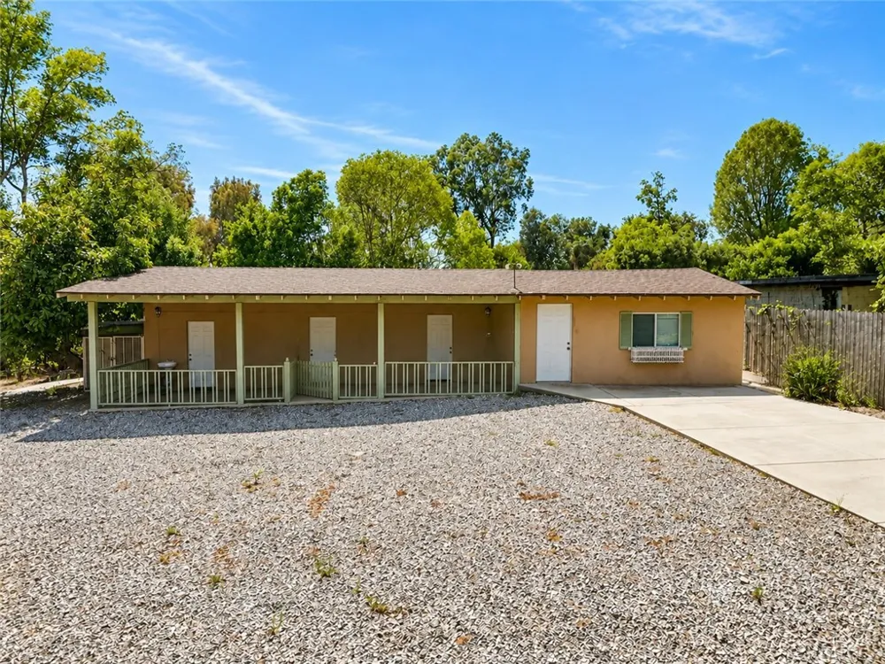 225 Barranca Bradbury, CA 91008