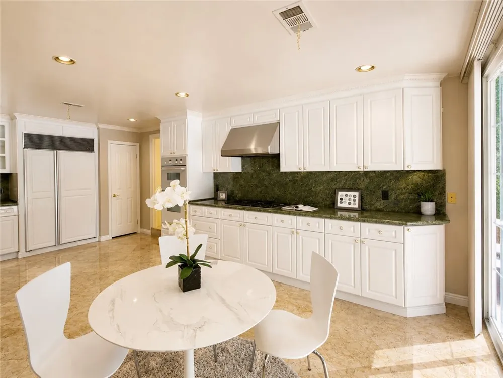 225 Barranca Bradbury, CA 91008